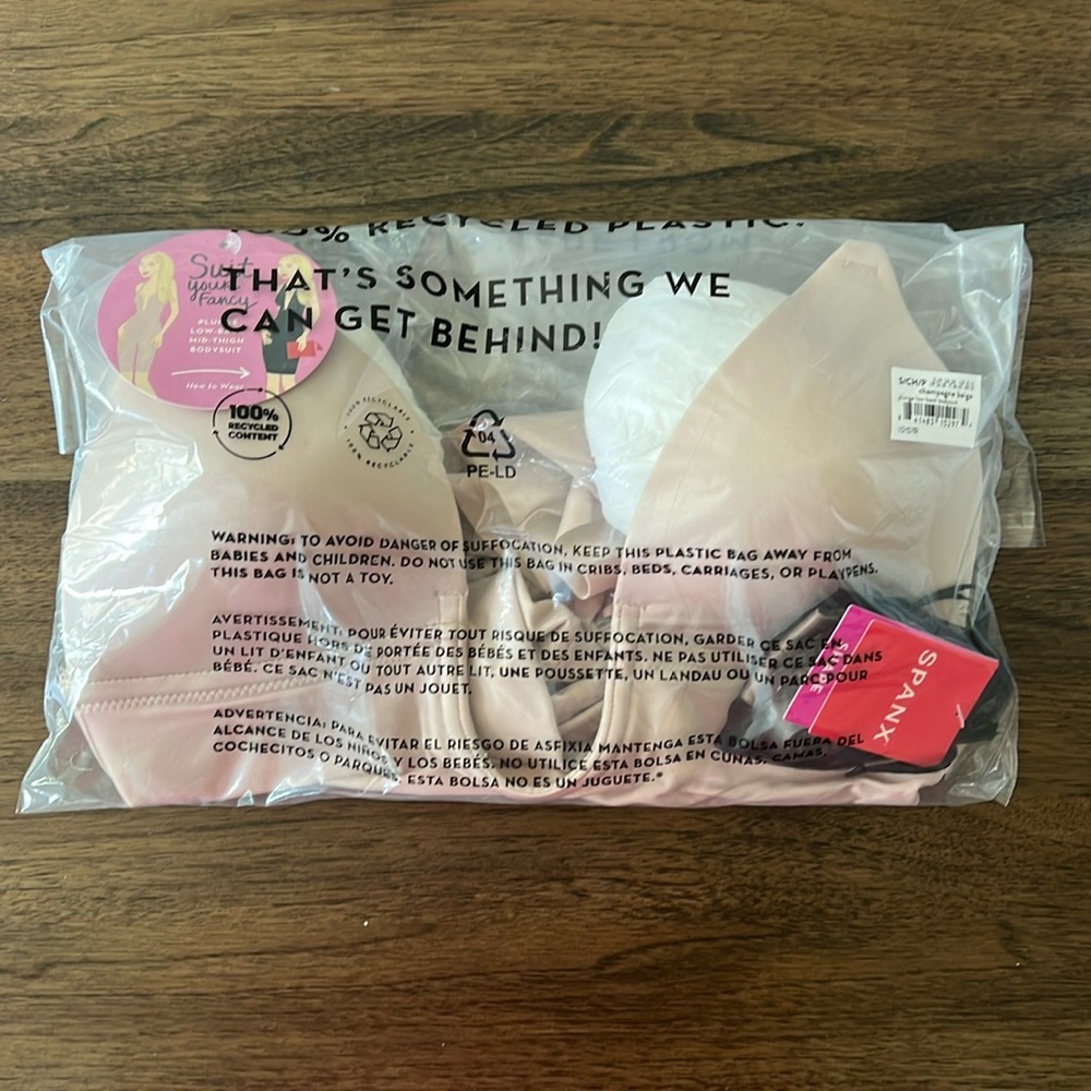NWT SPANXshape Suit Your Fancy Plunge Low-Back Mid-Thigh Bodysuit